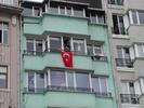 La bandiera turca alla finestra