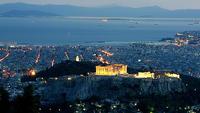 La sera scende su Atene, vista dal monte Licabetto. In primo piano l'Acropoli con il Partenone (MarcelGermain /Flickr)
