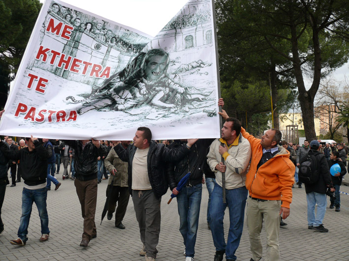 L'opposizione in piazza a Tirana il 21 gennaio 2011 (foto Mimoza Dhima)