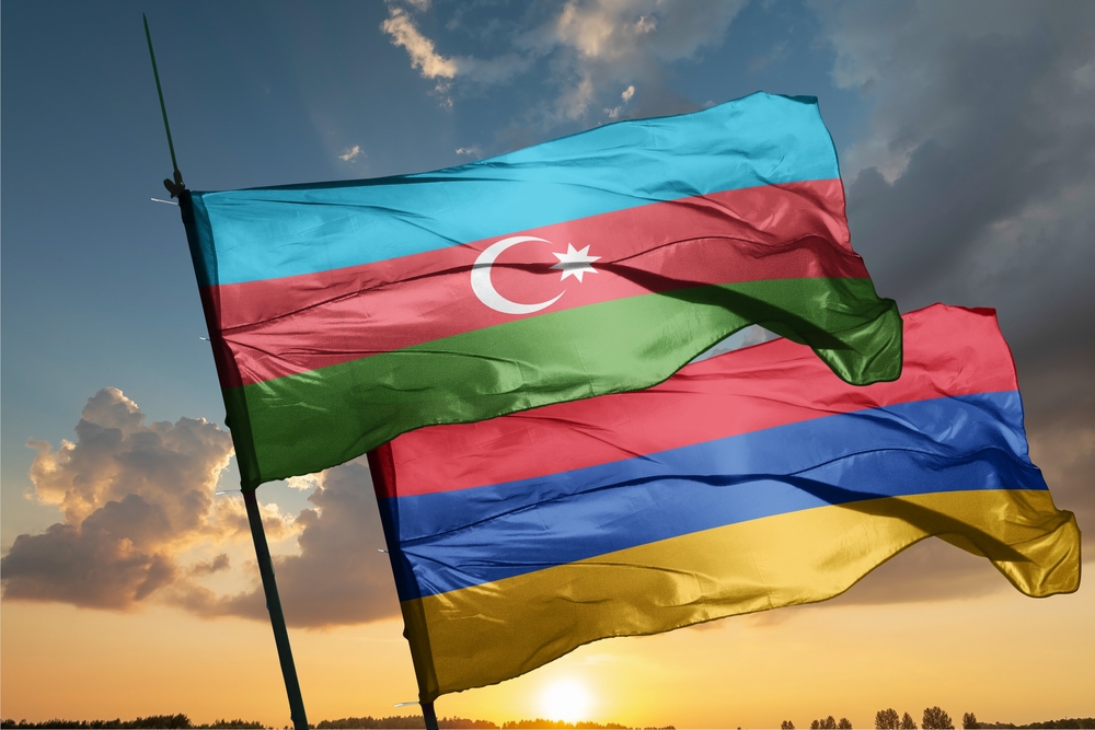 Bandiera dell'Armenia e dell'Azerbaijan © Svet foto/Shutterstock