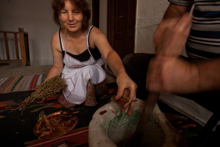 Una piccola attività artigianale nei Balcani - foto di Ivo Danchev