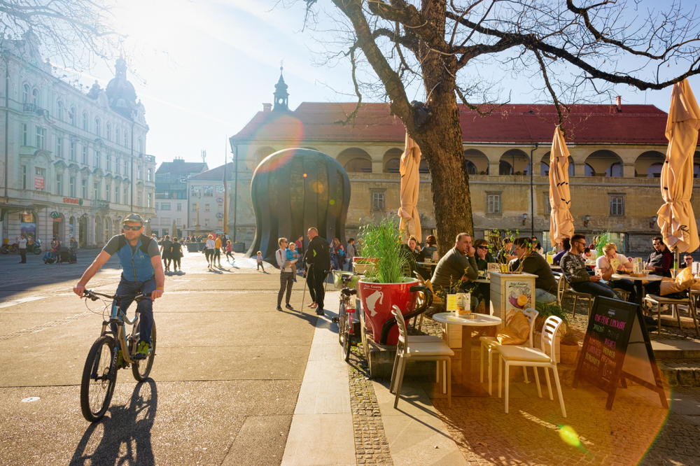 Una delle piazze di Maribor, Slovenia - © Roman Babakin/Shutterstock