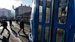 A man sitting on a bus in Sarajevo (© Maurizio Gjivovich)