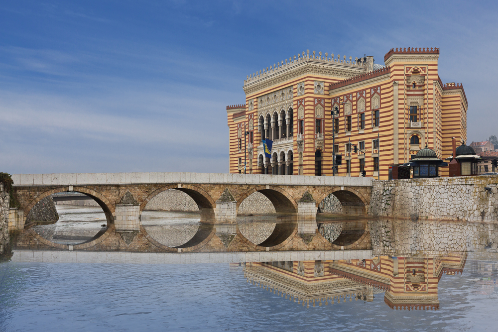 Sarajevo, la Vijesnica (foto di MehmetO/Shutterstock)