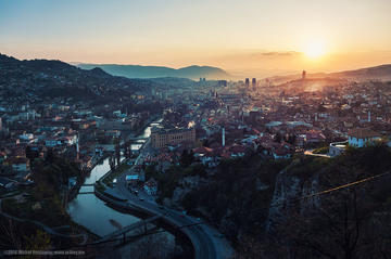 Sarajevo al tramonto (foto Michał Huniewicz)