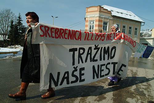 'Cerchiamo i nostri scomparsi', Srebrenica - © Gughi Fassino