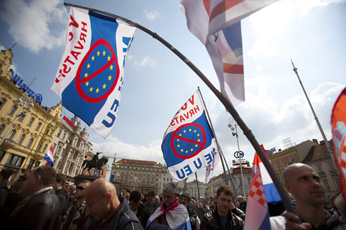 Manifestazioni di piazza a Zagabria dopo la sentenza Gotovina  (David Ozkoidi/flickr)