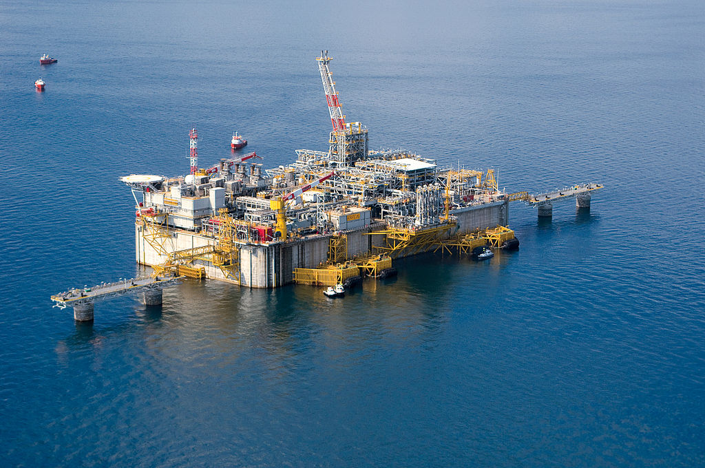 Rigassificatore in Adriatico - Wikimedia Rigassificatore in Adriatico - Wikimedia