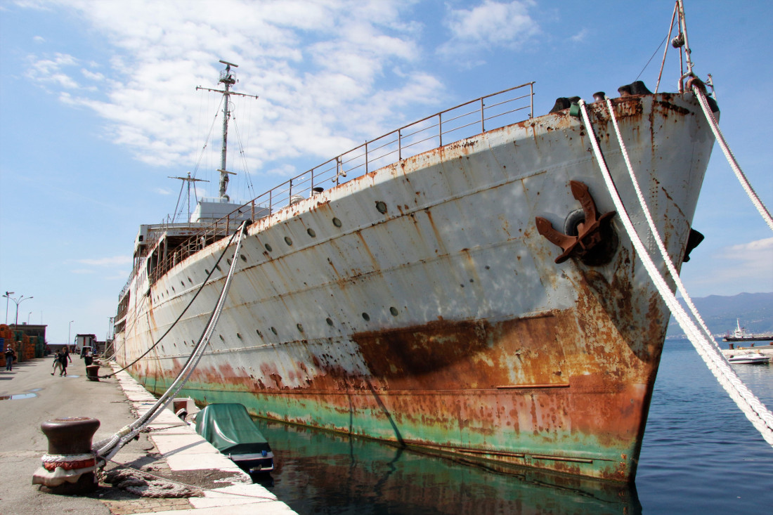 Galeb ormeggiata a Fiume - Rijeka2020.jpg