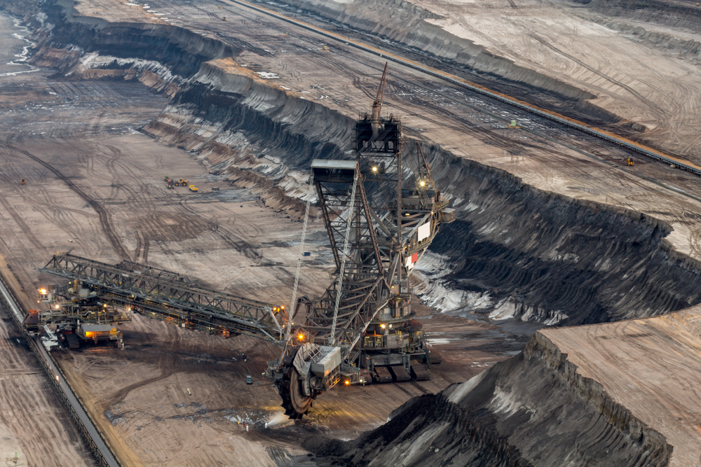 Lignite quarry (© levelupart/Shutterstock) Lignite quarry (© levelupart/Shutterstock)