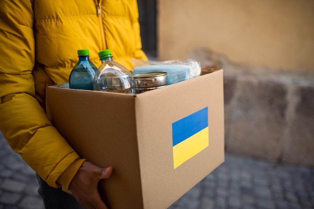 Humanitarian aid for Ukrainian refugees - © Halfpoint/Shutterstock