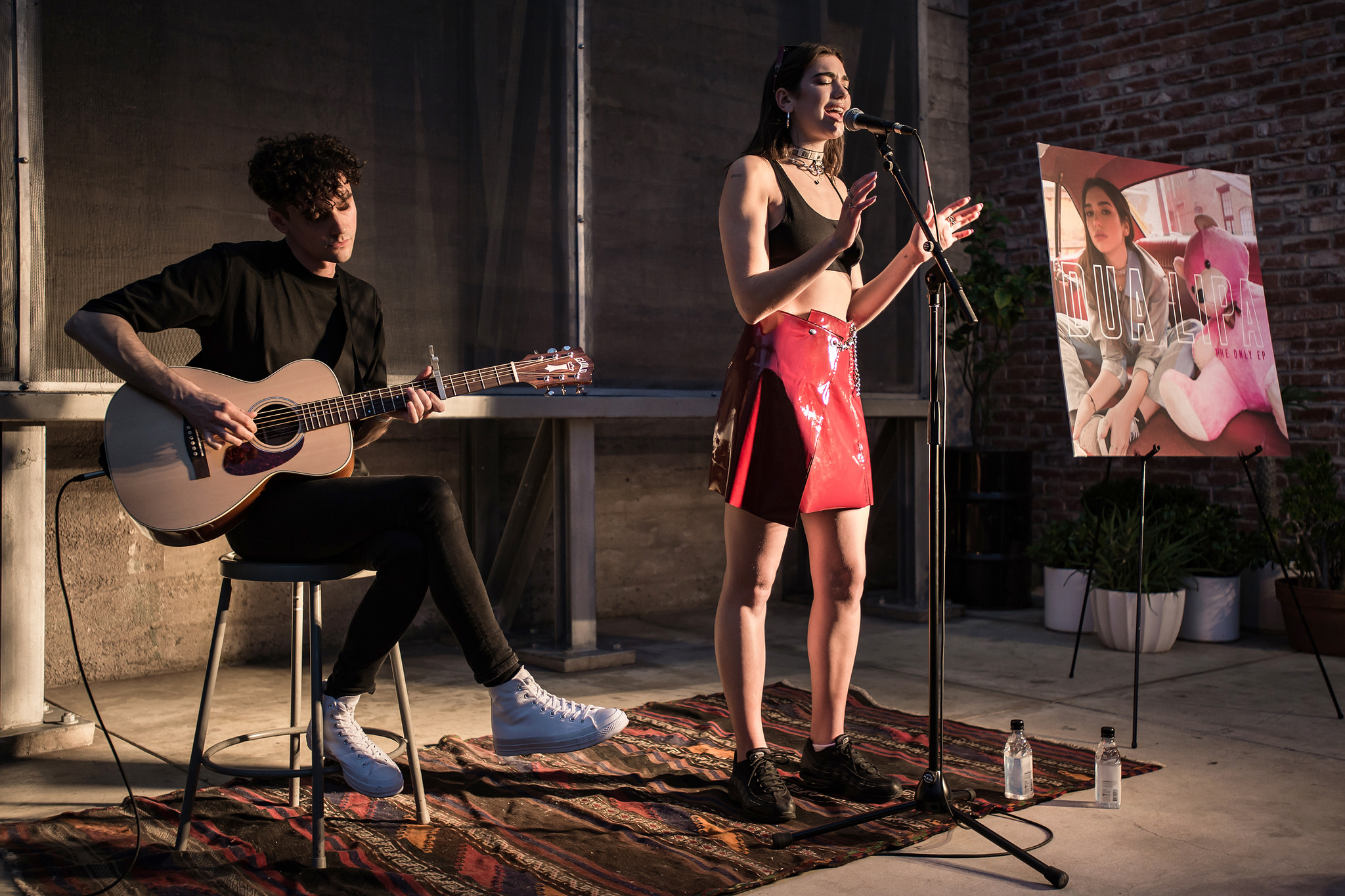 Dua Lipa in concert, Justin Higuchi/flickr Dua Lipa in concert, Justin Higuchi/flickr