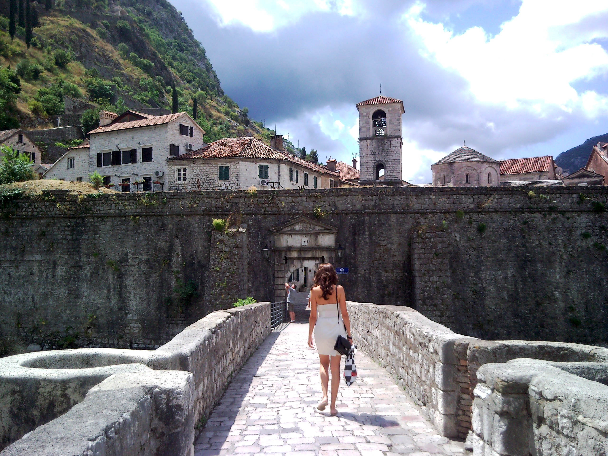 Kotor, le mura della città vecchia (foto L. Zanoni)