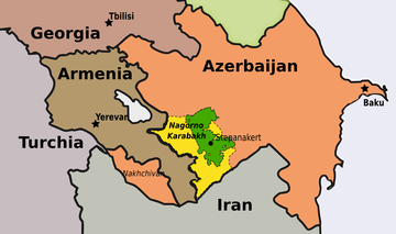 In verde è indicato il territorio che la regione autonoma del Nagorno Karabakh occupava in epoca sovietica, in giallo i territori occupati dalle autorità de facto di Stepanakert al di fuori di quell’area