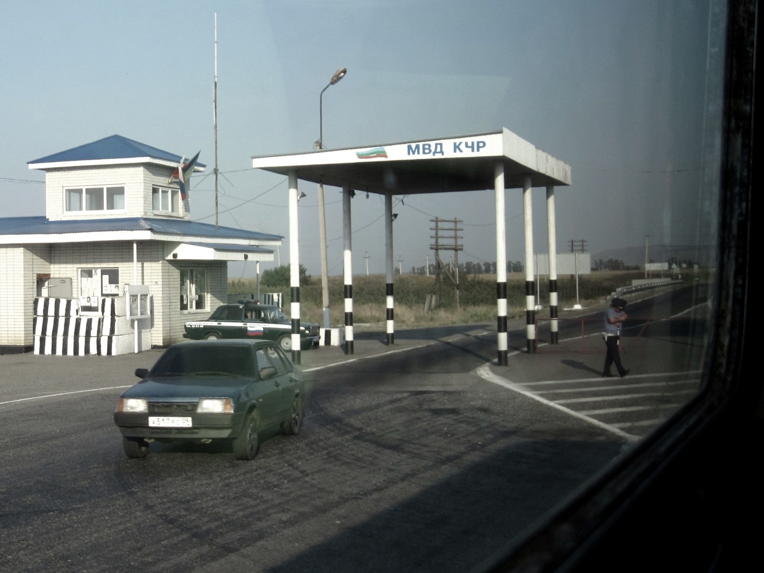 Un check point all'ingresso della repubblica di Karačaevo-Circassia (foto di G. Comai)