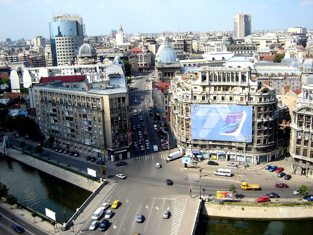 Bucarest - Calea Victoriei (wikimedia)