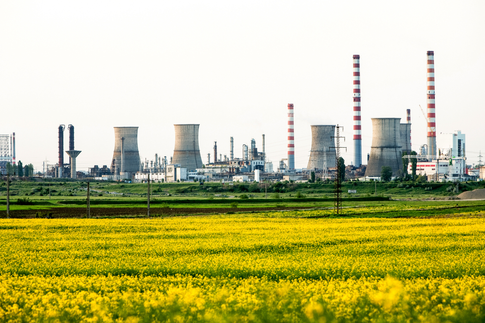 Raffineria di gas industriale nella contea di Prahova, Romania © Ammit Jack/Shutterstock