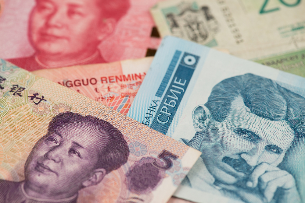 Chinese and Serbian banknotes  © Mc_Cloud/Shutterstock