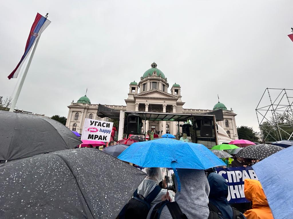 Belgrado, durante la manifestazione di protesta del 27 maggio 2023 (foto M. Moratti)