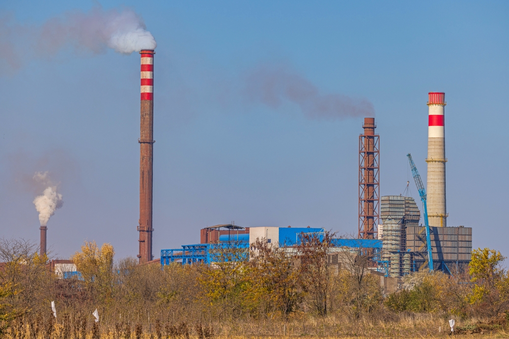 Le ciminiere dell'acciaieria di Smederevo, ottobre 2021 - © Baloncici/Shutterstock