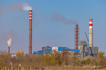 Le ciminiere dell'acciaieria di Smederevo, ottobre 2021 - © Baloncici/Shutterstock