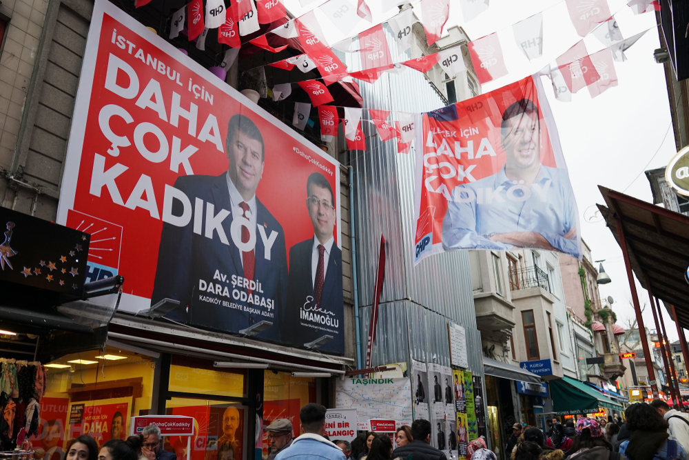 Manifesti elettorali a Istanbul (foto © Engin Sezer/Shutterstock)