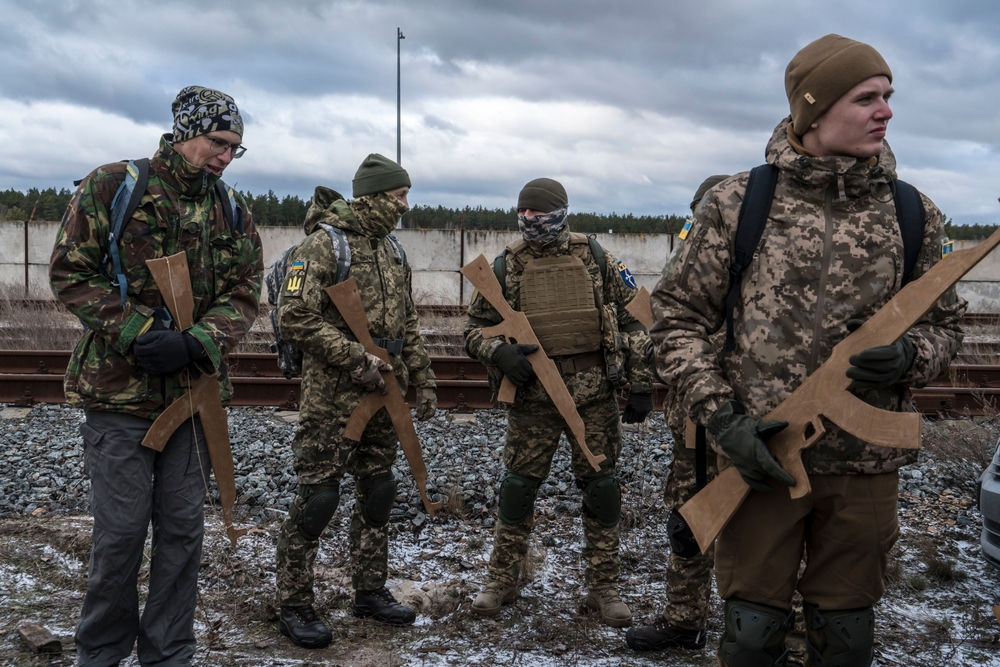 Gennaio 2022, civili ucraini vengono addestrati dai militari - © Chirag Nagpal/Shutterstock Gennaio 2022, civili ucraini vengono addestrati dai militari - © Chirag Nagpal/Shutterstock