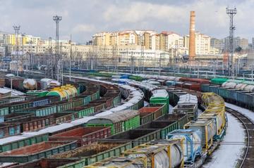 Visuale dal'alto della stazione ferroviaria merci di Lviv, Ucraina, 18 gennaio 2022 © Mykola Tys/Shutterstock