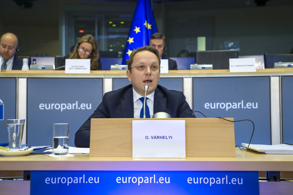 Olivér Várhelyi (foto © European Union 2019 - Source : EP - Vincent VAN DOORNICK) Olivér Várhelyi (foto © European Union 2019 - Source : EP - Vincent VAN DOORNICK)
