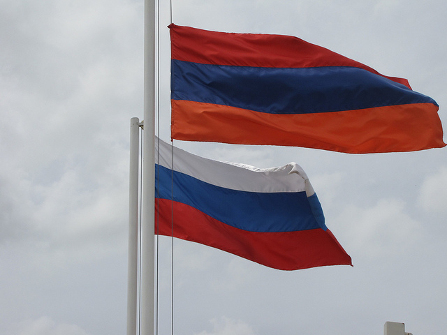 Le bandiere russa ed armena a Gyumri (Foto Alexanyan, Flickr)