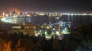 Baku di notte, Azerbaijan - Foto di David Davidson Flickr.com.jpg