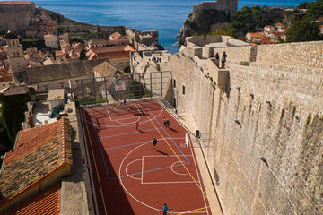 Campo da basket nel cuore di Dubrovnik, Croazia
