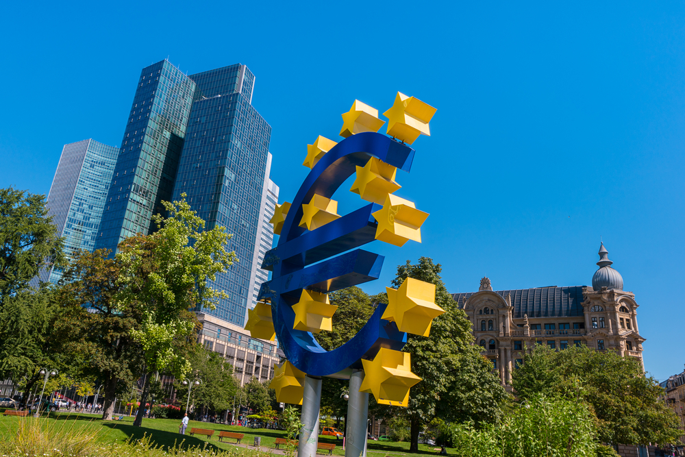 Symbol of the Euro and headquarters of the ECB