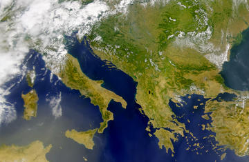 Balcani, dal satellite - foto elRoce Shutterstock