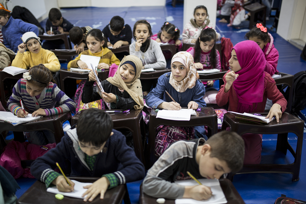 پناهندگان سوری در مدرسه در استانبول - © Tolga Sezgin / Shutterstock