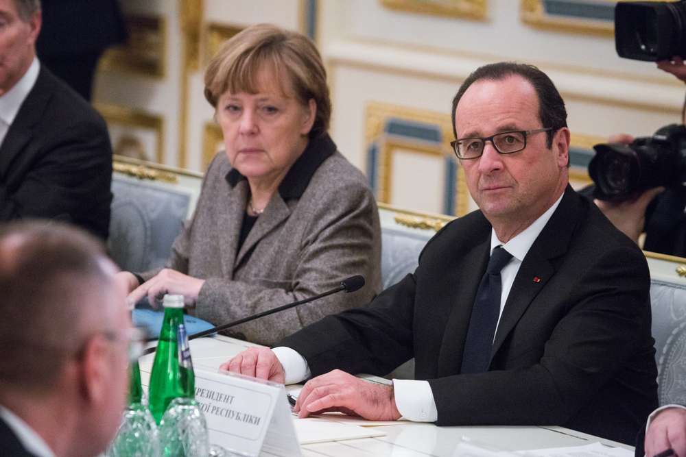 Kiyv, Ucraina - 5 febbraio 2015: il presidente francese Francois Hollande e la cancelliera tedesca Angela Merkel