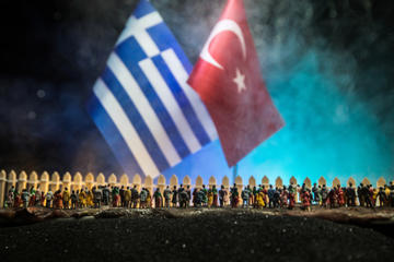 Siriani bloccati al confine tra Turchia e Grecia, Immagine Zef Art - Shutterstock.jpg