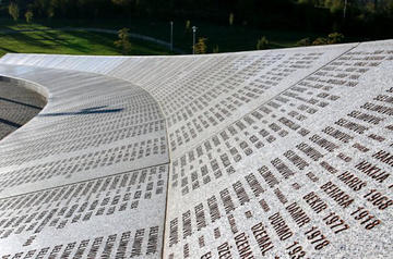 Srebrenica, fotogramma del film Stolica.jpg