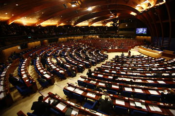 L'emiciclo dell'Assemblea parlamentare del Consiglio d'Europa © DiamondDallas/Shutterstock