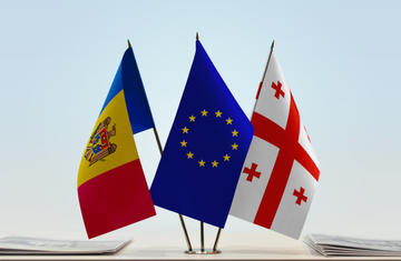 Bandiere di Ue, Georgia e Moldova © alexfan32 Shutterstock Bandiere di Ue, Georgia e Moldova © alexfan32 Shutterstock