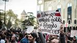 Proteste in strada a Tbilisi, Georgia. 15 aprile 2024 - foto Mariam Nikuradze/OC Media