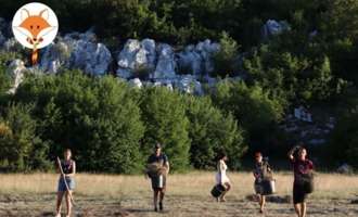 Alcuni scout durante recenti attività di pulizia del bosco a Grahovo, Montenegro - http://www.scouts.org.me/
