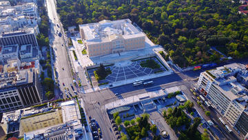 Veduta aerea di Piazza Syntagma (© Aerial-motion/Shutterstock)