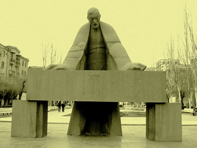 Yerevan, scultura (Foto Mzuriana, Flickr)