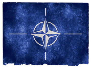 NATO, simbolo - foto di Nicolas Raymond Flickr.com.jpg