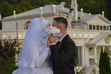 Un matrimonio a Prizren, Kosovo, nel giugno 2019 (Shutterstock/MrDavle)