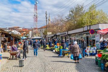 Nelle strade di Pristina - © JackKPhoto/Shutterstock