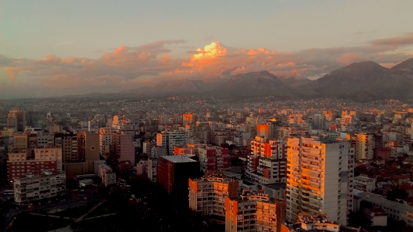Tirana dall'ultimo piano dell'hotel Plaza - Foto di Nicola Pedrazzi