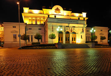 Bulgaria, palazzo del Parlamento - foto Dennis Jarvis - Flickr.jpg