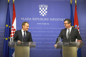 Il presidente del Consiglio europeo Donald Tusk e il primo ministro croato Tihomir Orešković (foto consilium.europa.eu)